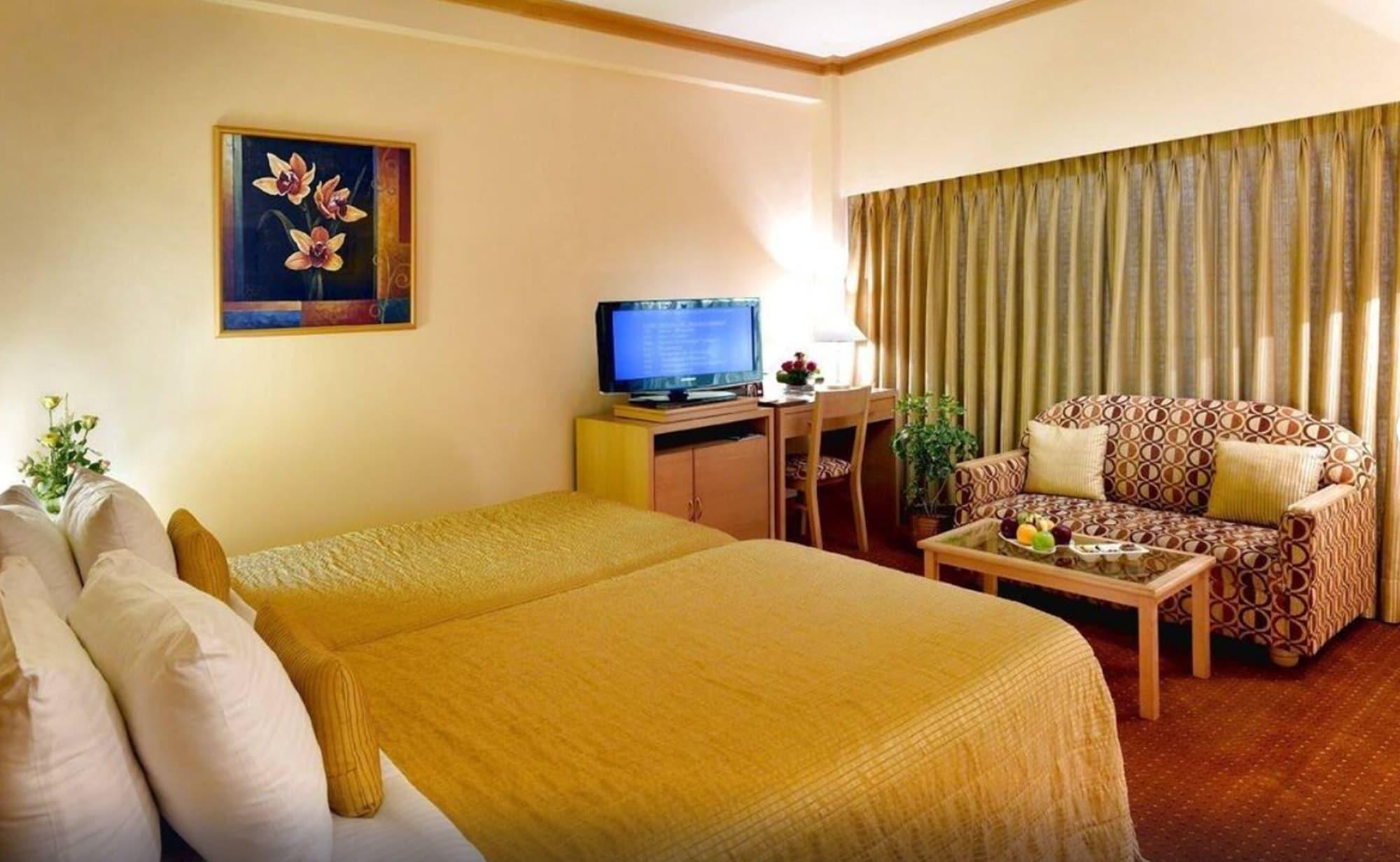 Kenilworth Hotel, Hotel